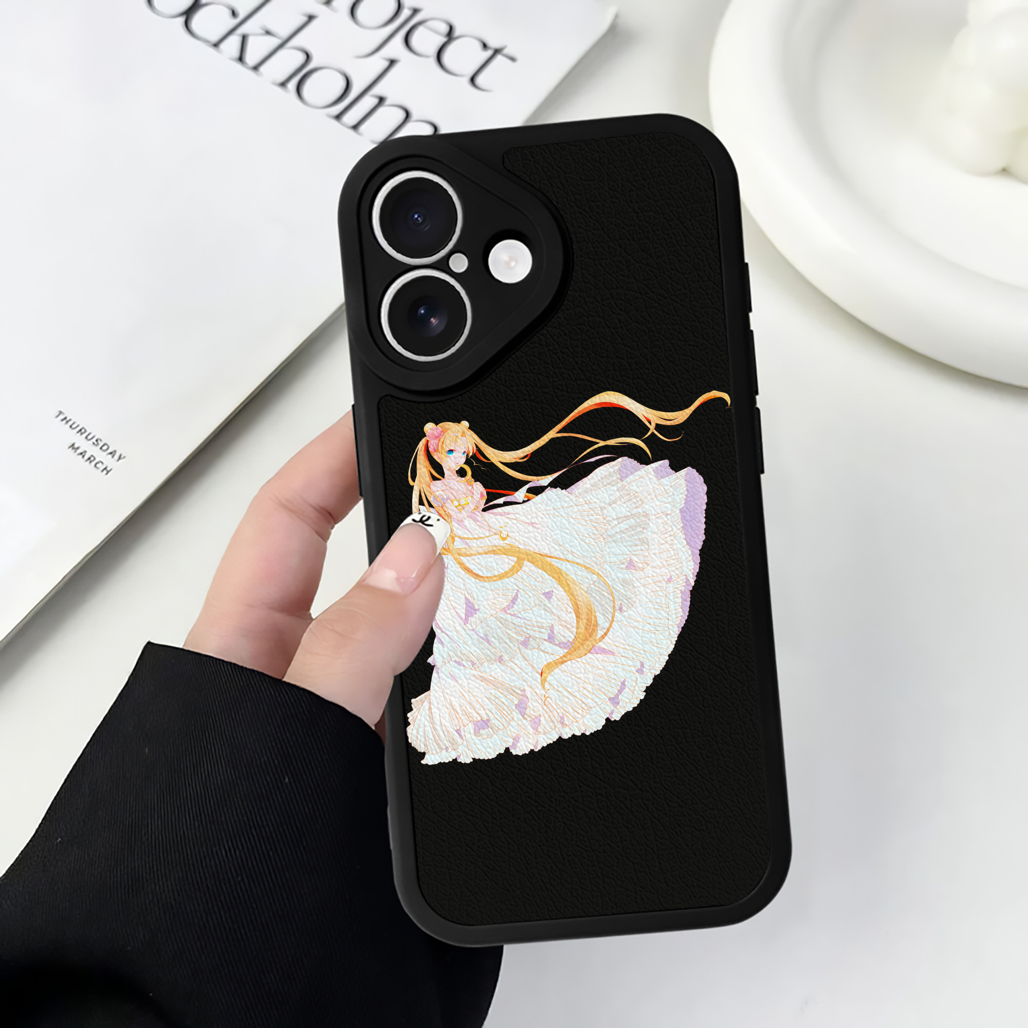 （画像用） 美少女戦士セーラームーン 愛野 美奈子 あいの みなこ Sailor Moon Aino Minako 【iPhone 16シリーズ対応】シリコンスマホケース（レザー調） 材質：シリコン